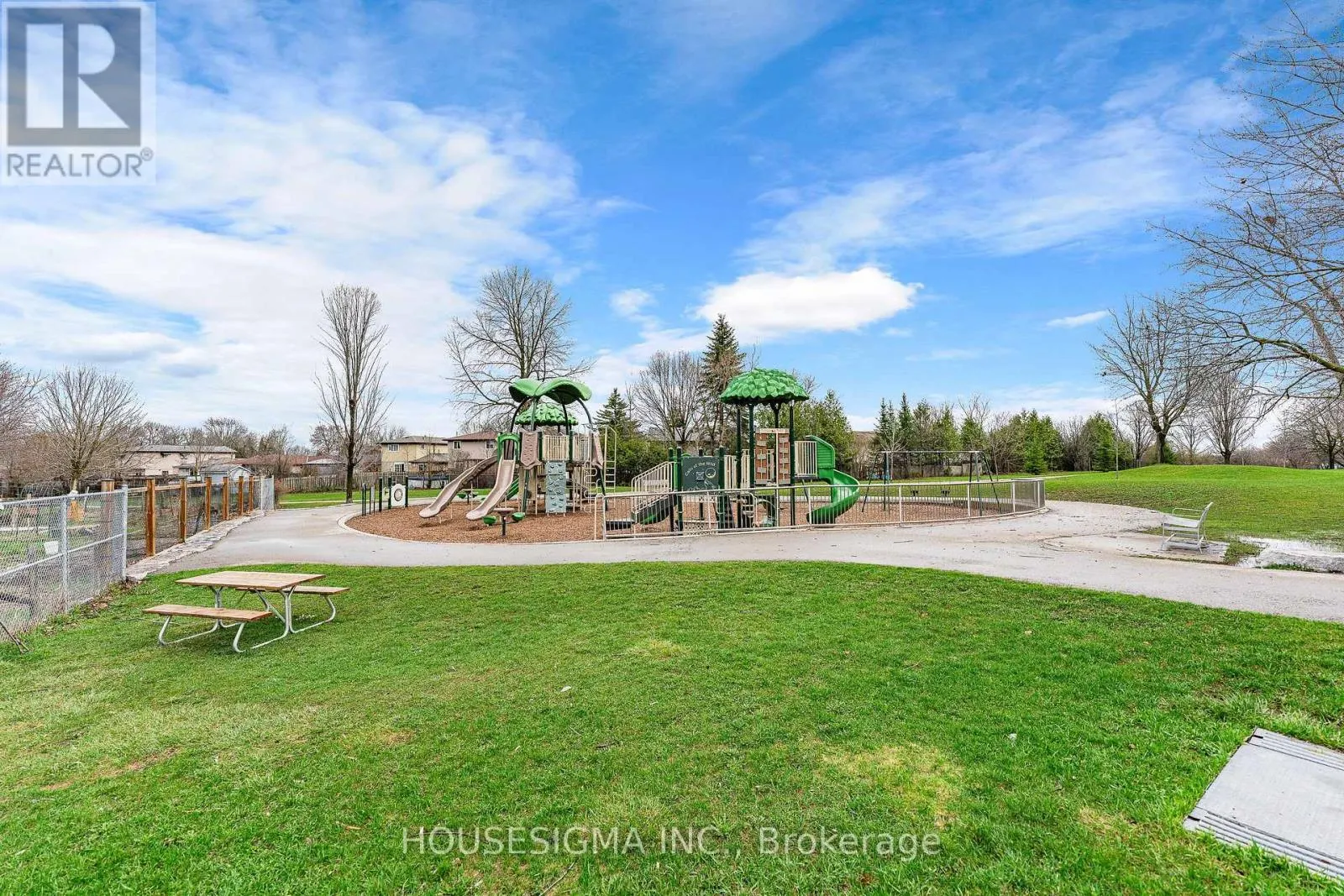 124 - 35 MOUNTFORD DRIVE