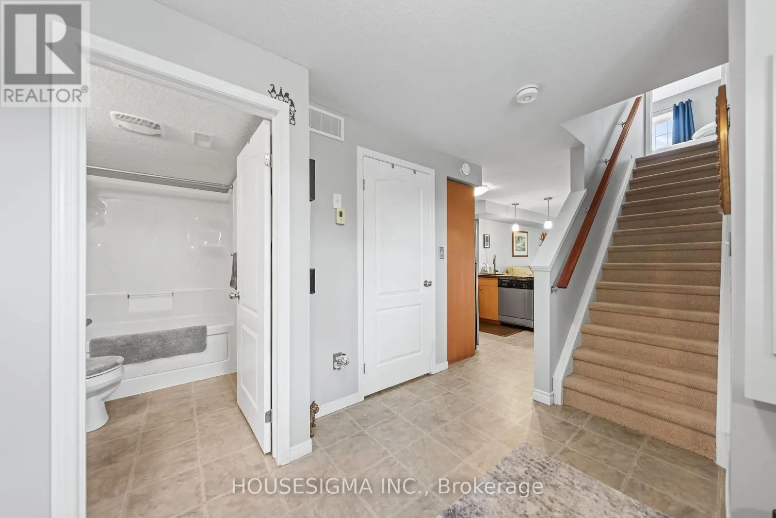 124 - 35 MOUNTFORD DRIVE
