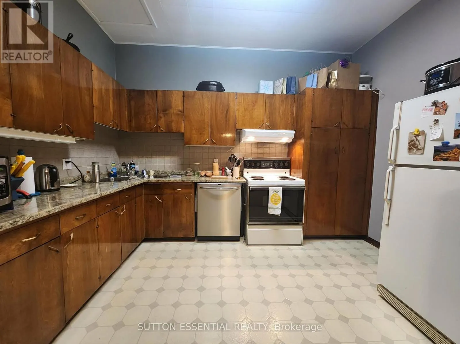 83-85 KING STREET W