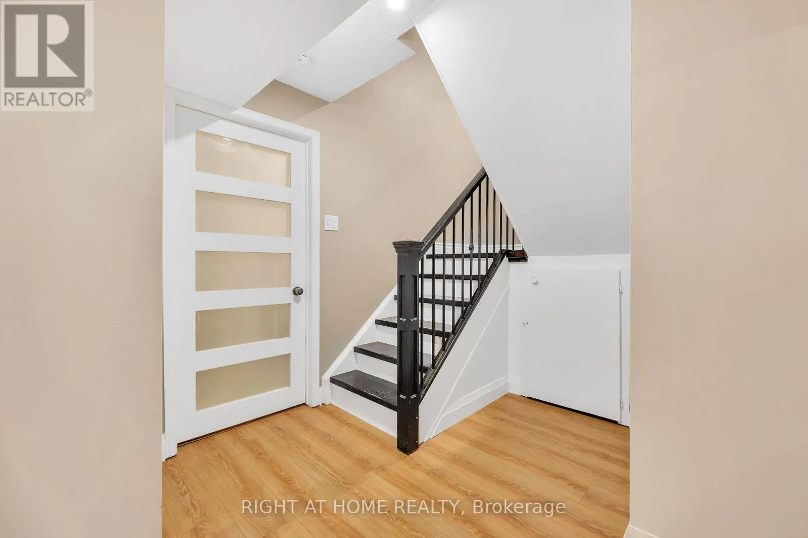 3 - 104 WOODLAWN ROAD E