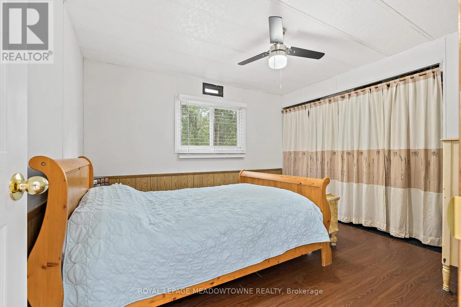 4 LAUREL LANE