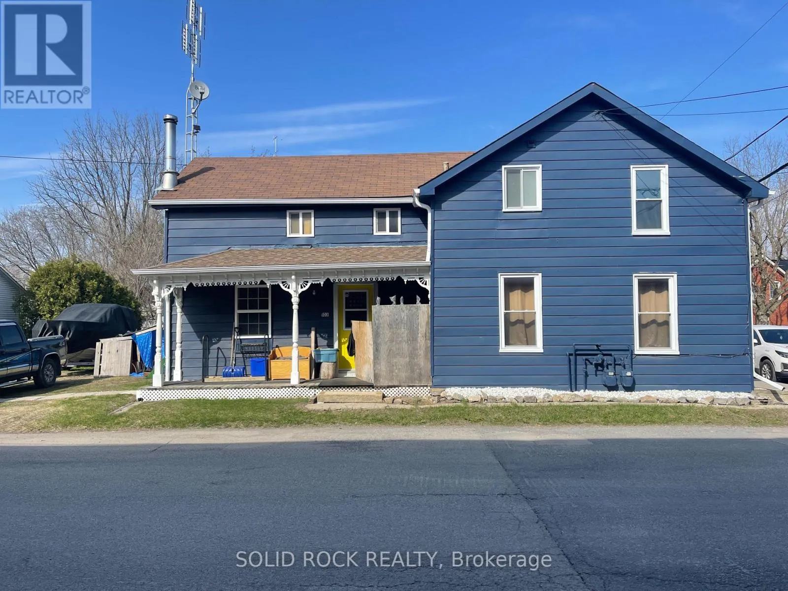 201 CLOTHIER ST STREET E