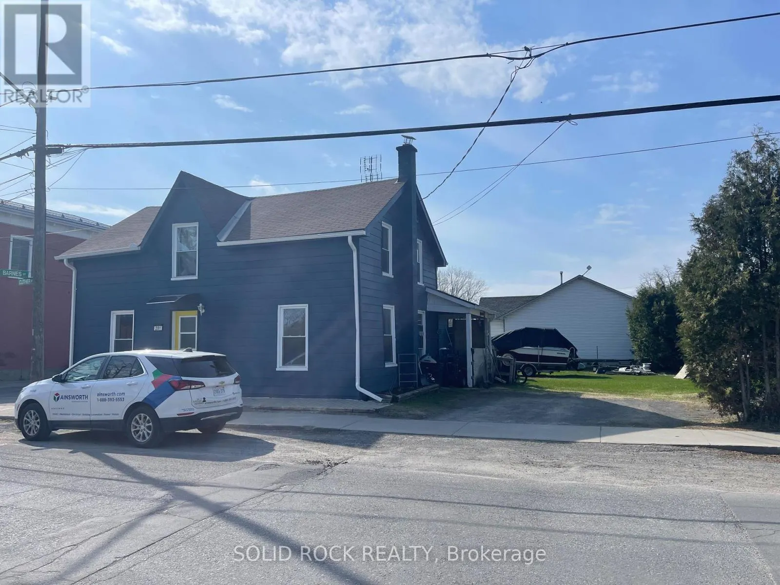 201 CLOTHIER ST STREET E