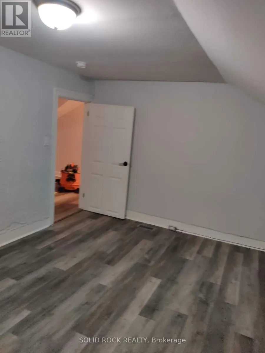 201 CLOTHIER ST STREET E
