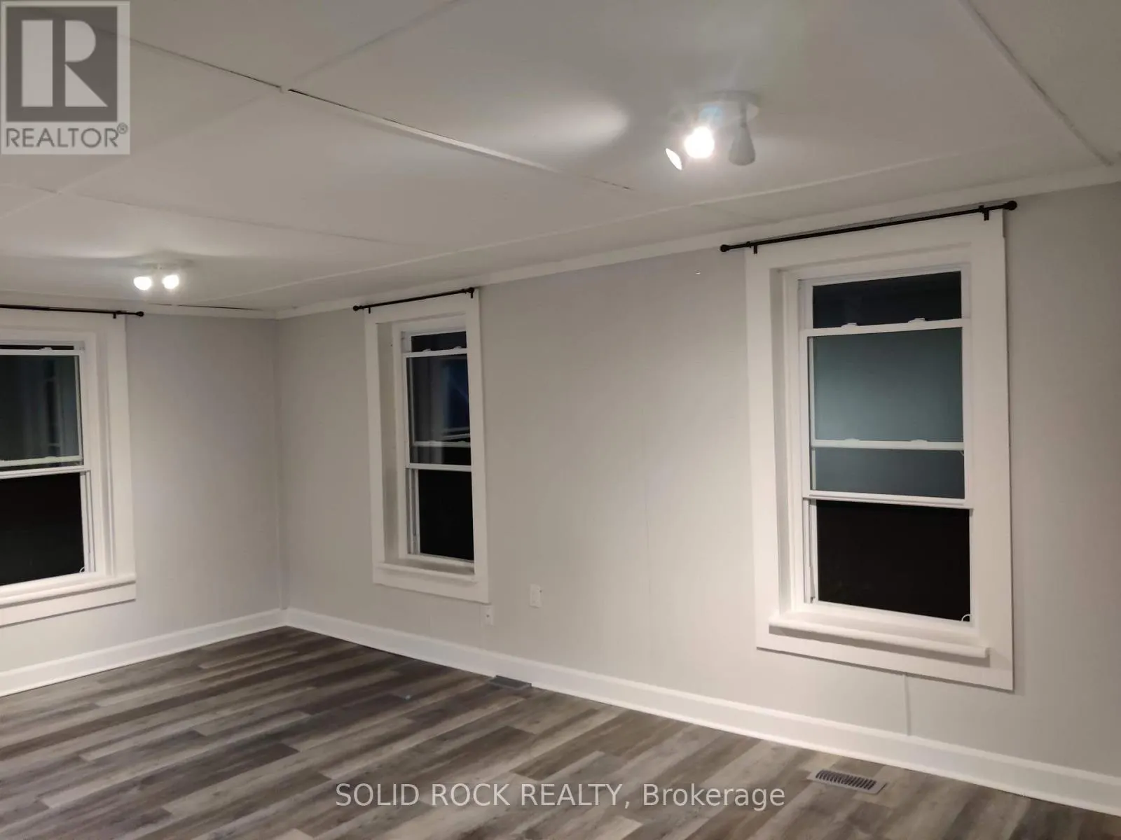 201 CLOTHIER ST STREET E