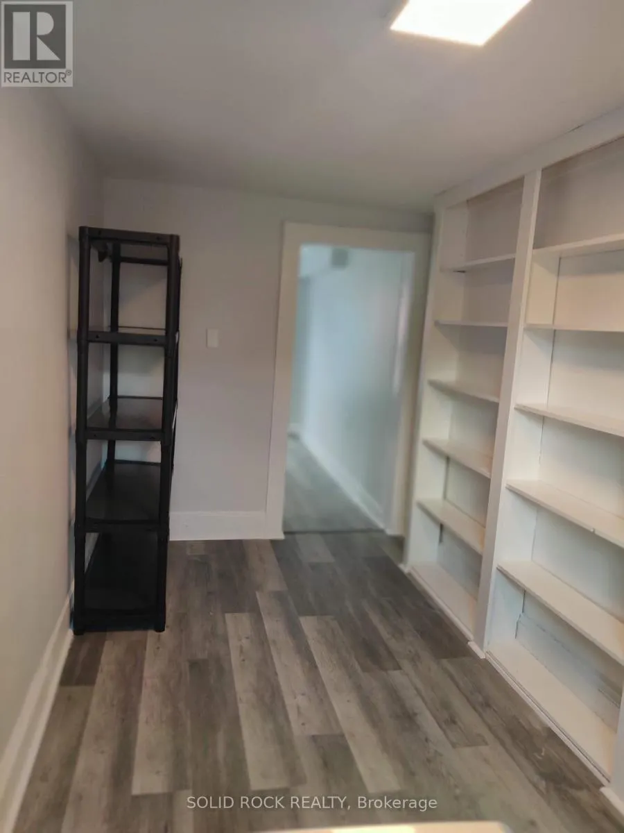 201 CLOTHIER ST STREET E