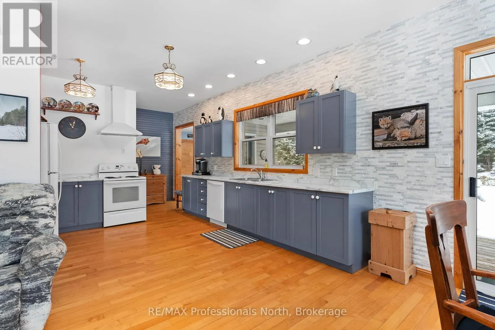 3 - 2901 LIMBERLOST ROAD #3