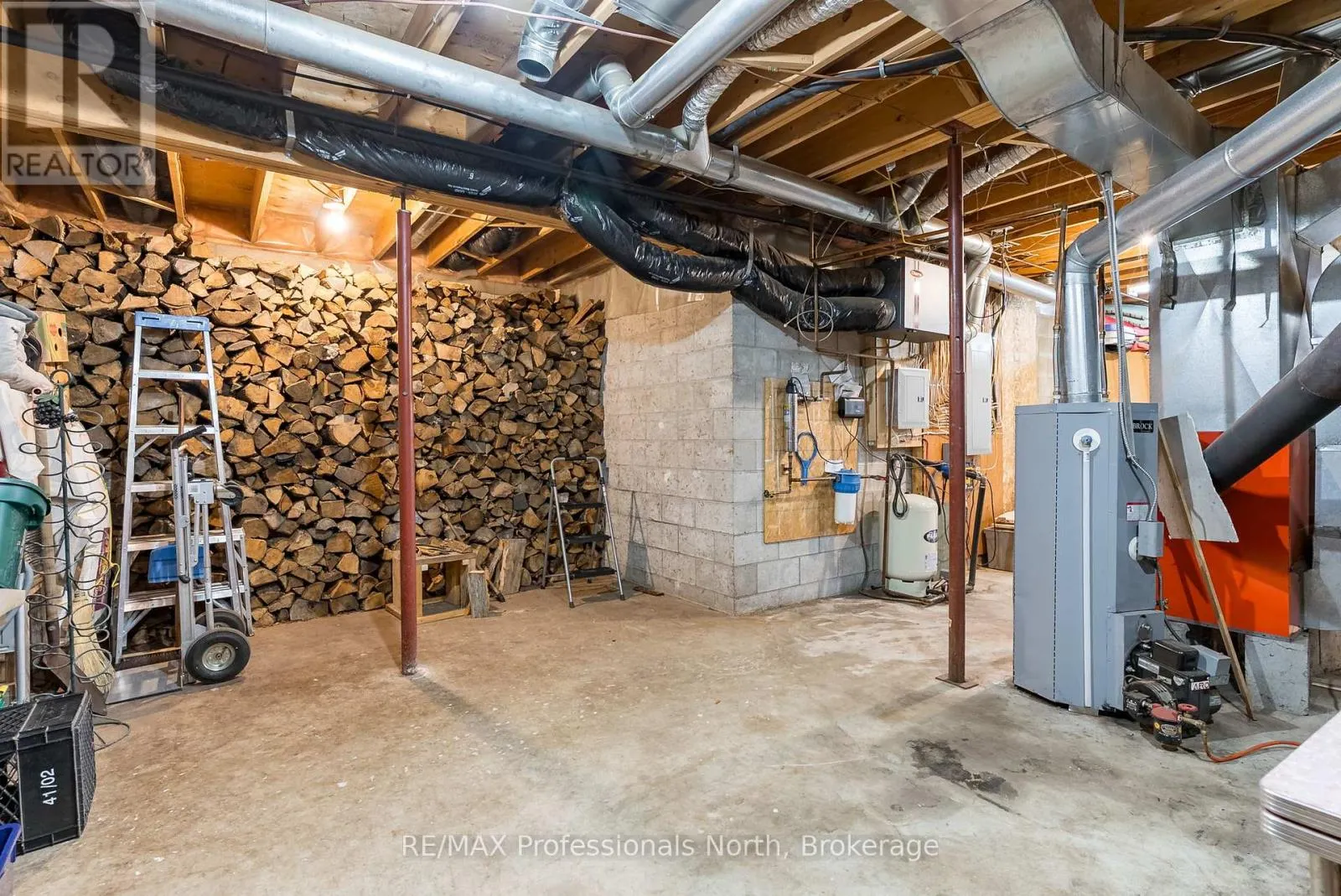 3 - 2901 LIMBERLOST ROAD #3