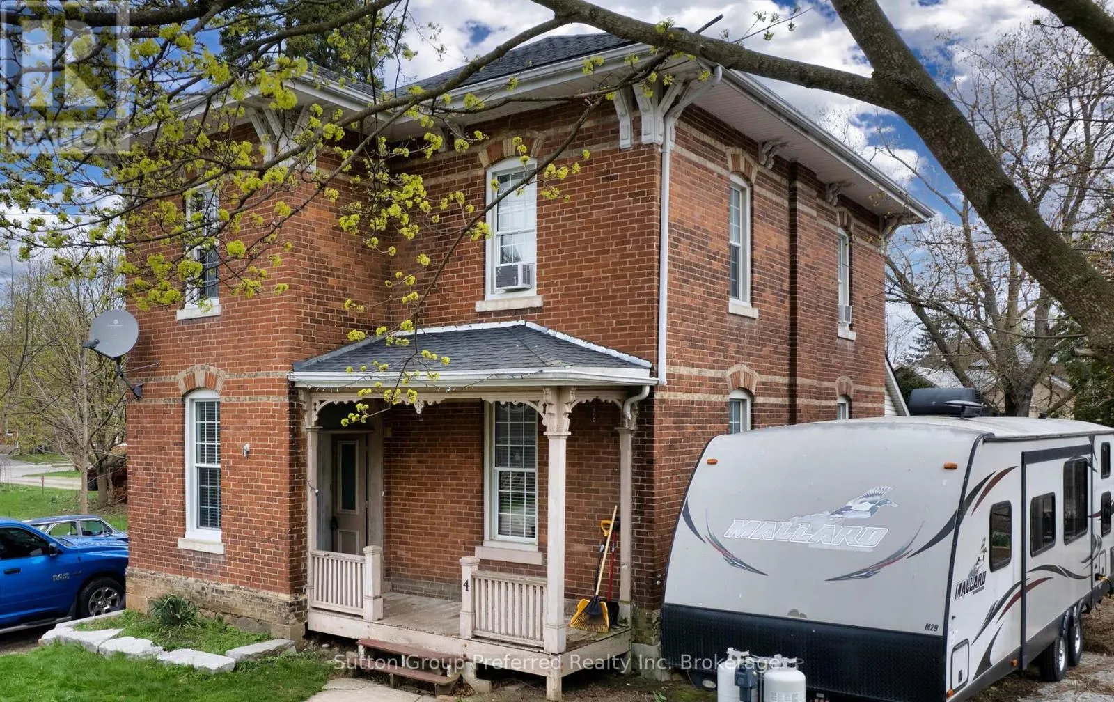 4 CLYDE STREET