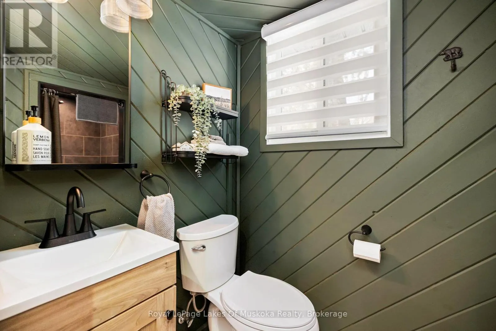 21 BEAUMONT BAY RD