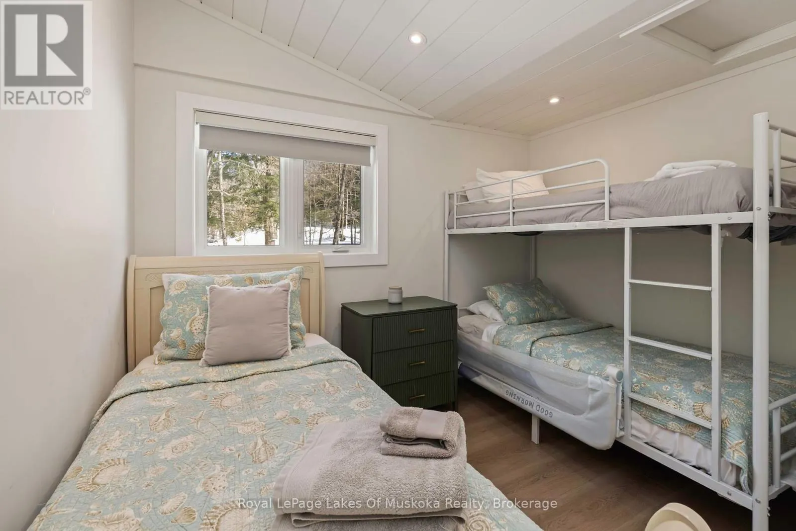 21 BEAUMONT BAY RD