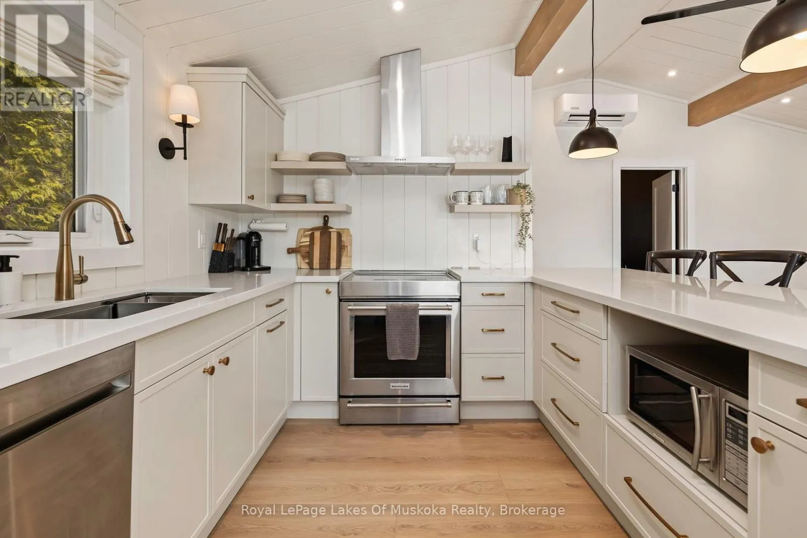 21 BEAUMONT BAY RD