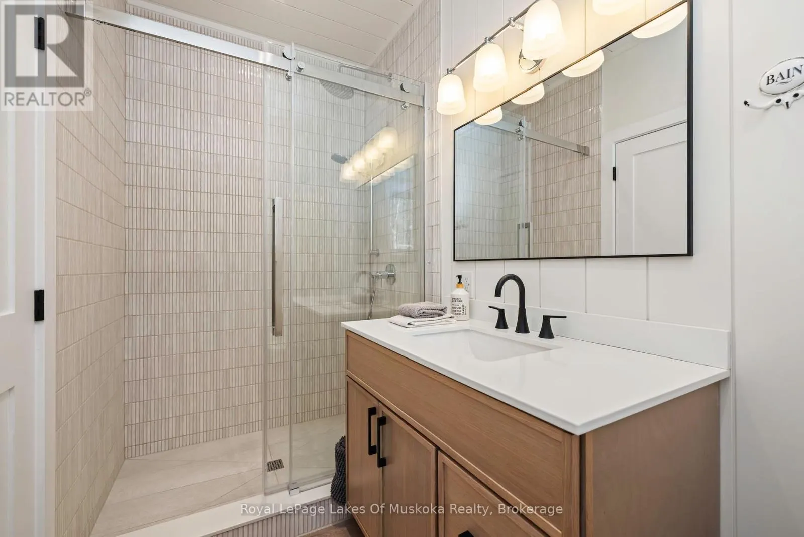 21 BEAUMONT BAY RD