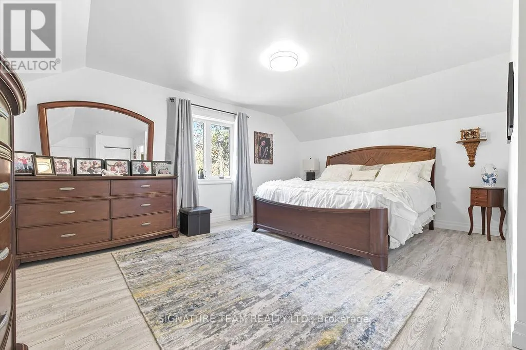 42 HUDSON TRAIL