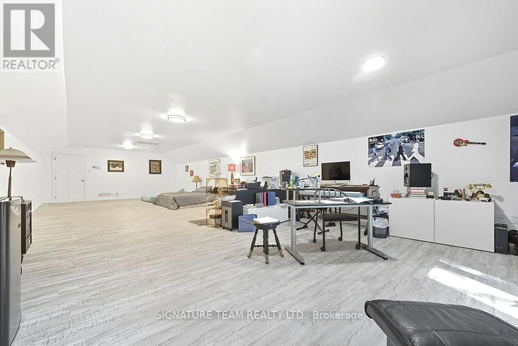 42 HUDSON TRAIL