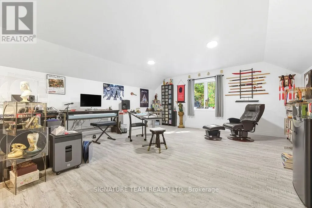 42 HUDSON TRAIL