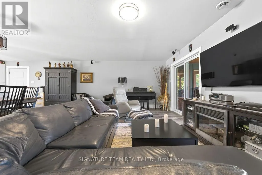 42 HUDSON TRAIL