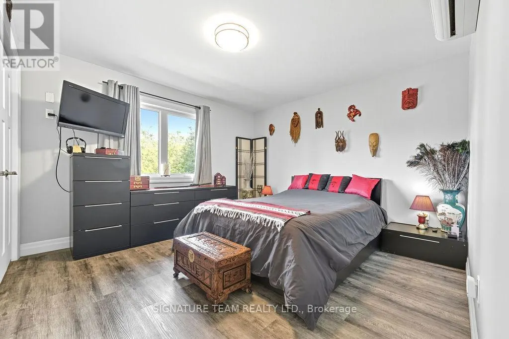 42 HUDSON TRAIL