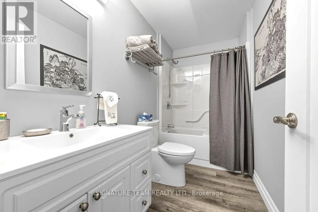 42 HUDSON TRAIL