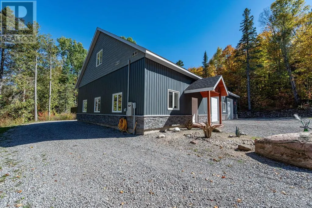 42 HUDSON TRAIL