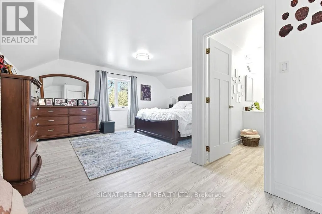 42 HUDSON TRAIL