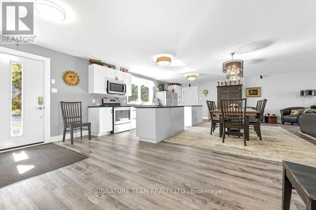 42 HUDSON TRAIL