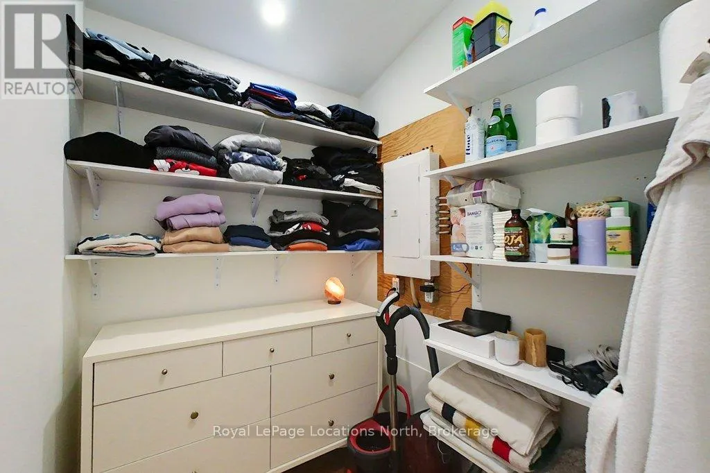 8 SYKES STREET N