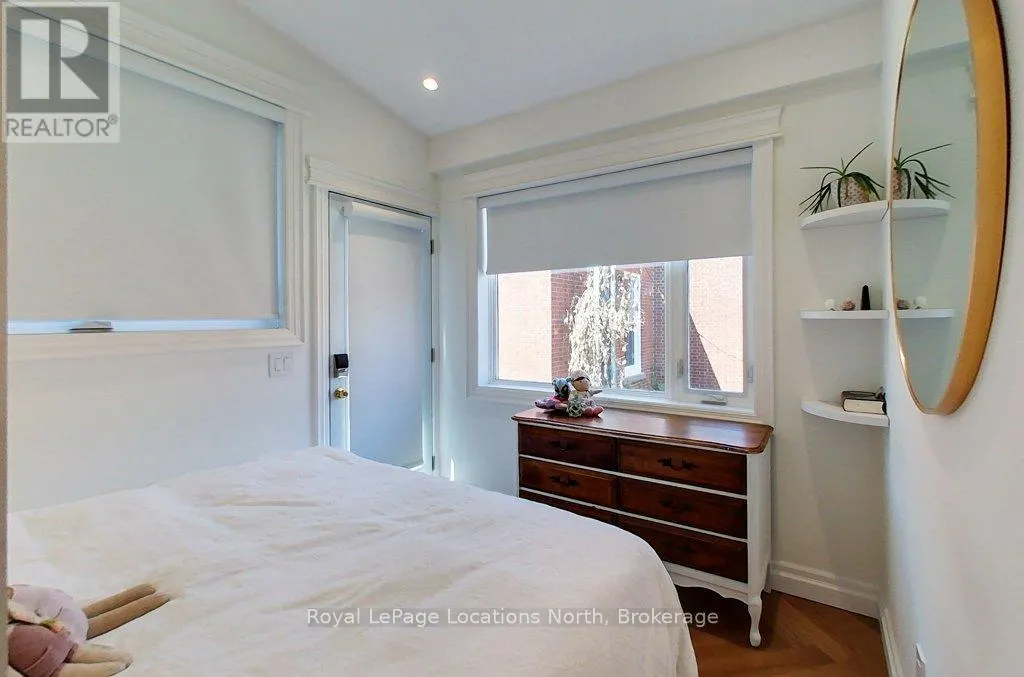 8 SYKES STREET N