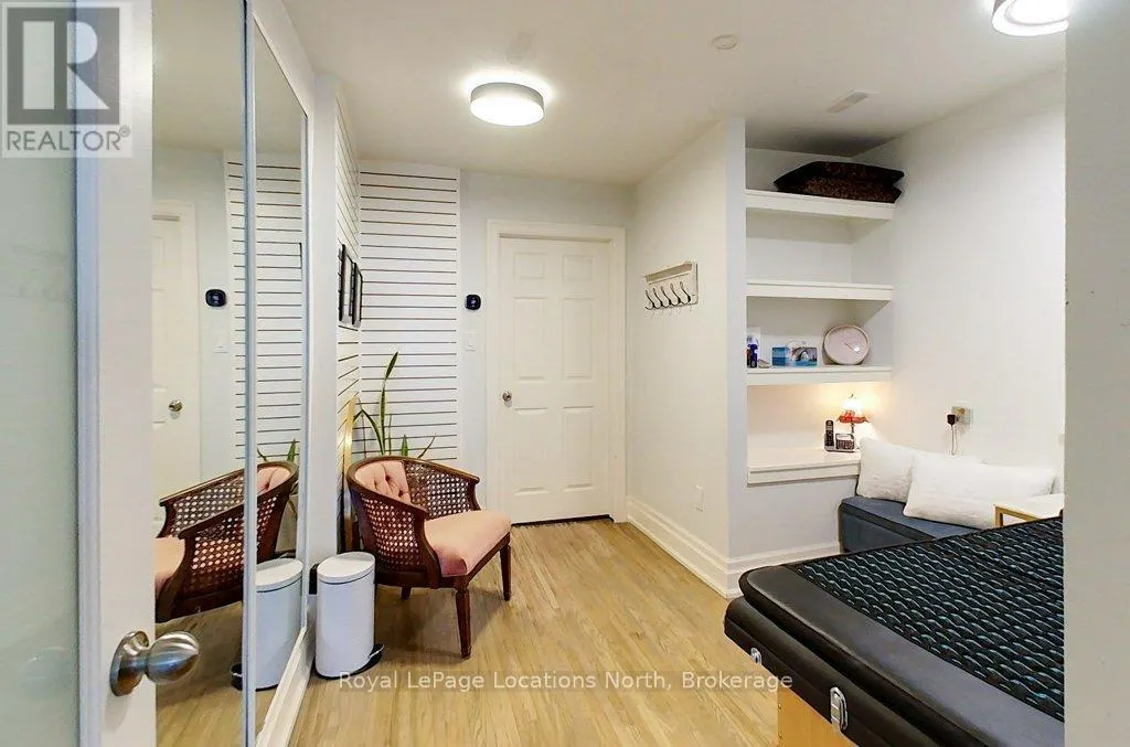 8 SYKES STREET N