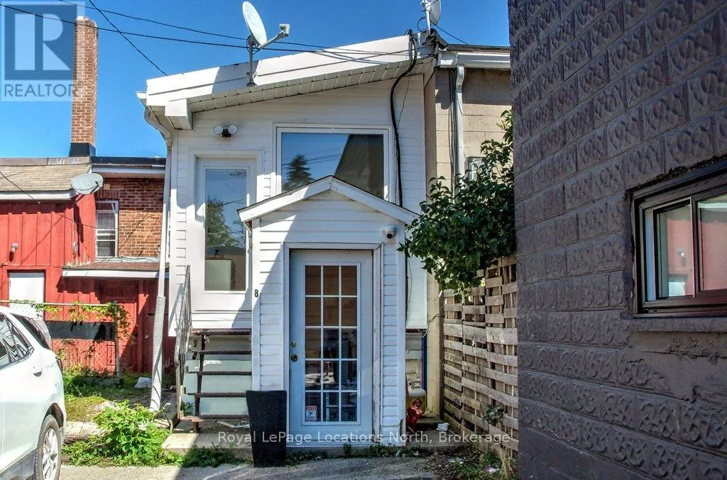 8 SYKES STREET N