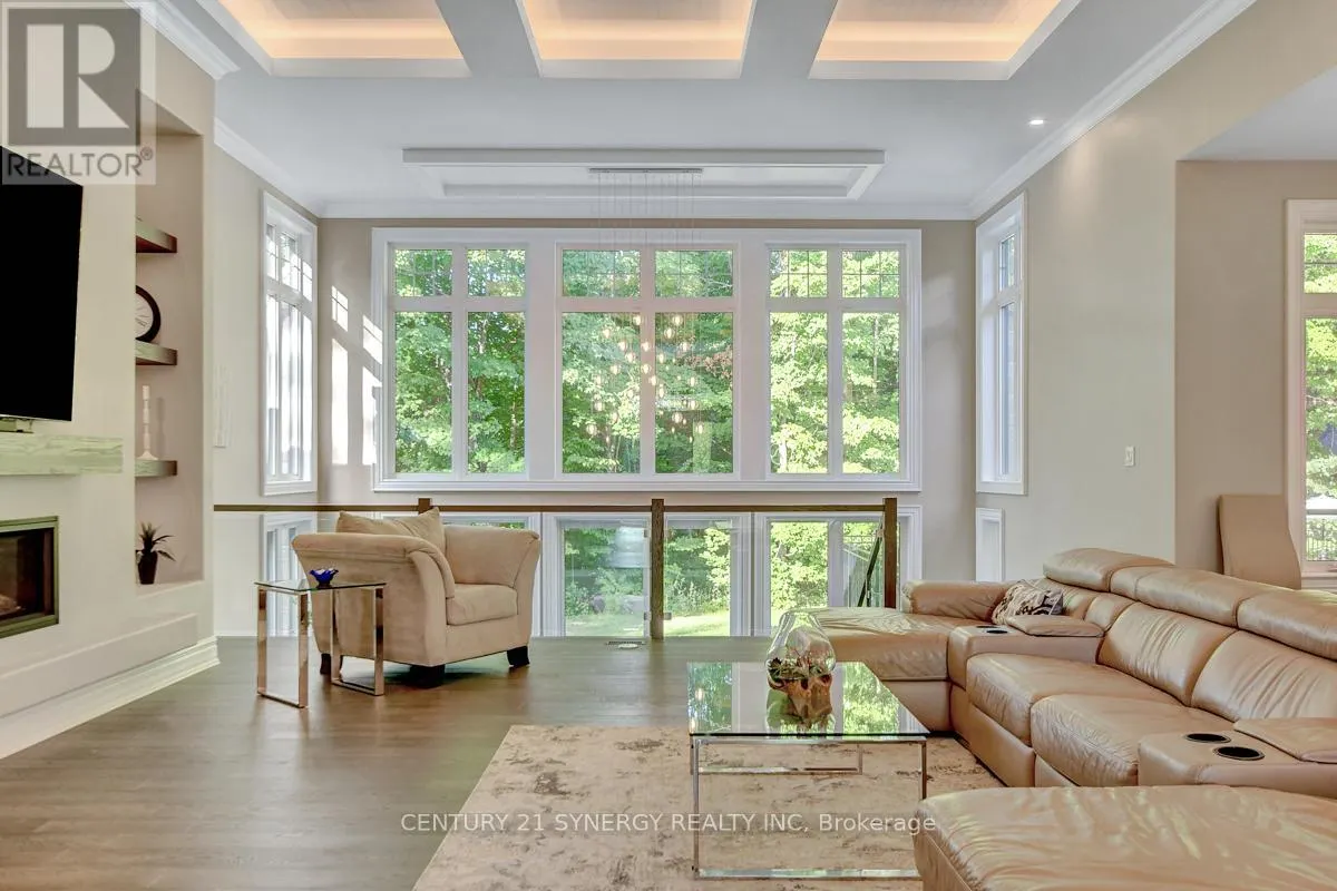 1443 DUCHESS CRESCENT