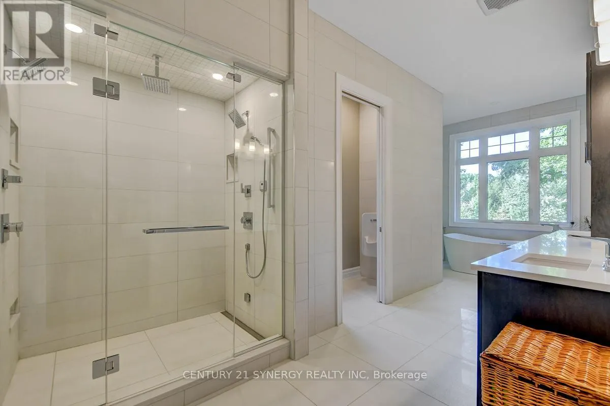 1443 DUCHESS CRESCENT