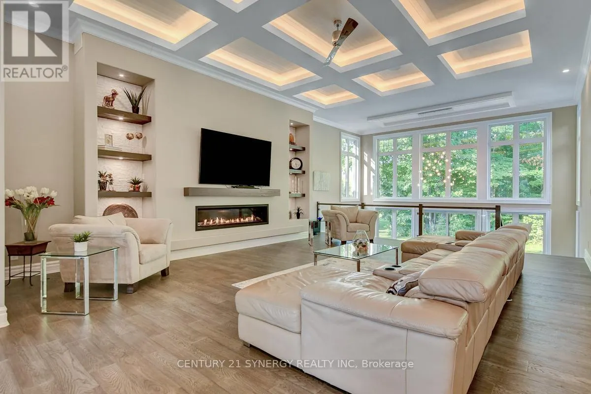 1443 DUCHESS CRESCENT