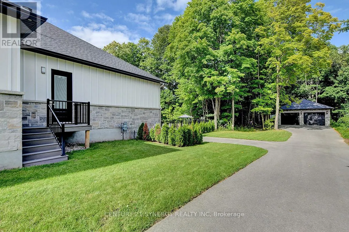1443 DUCHESS CRESCENT