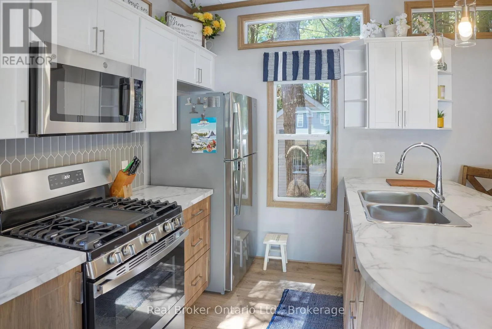 W16 - 13 SOUTHLINE AVENUE #W16