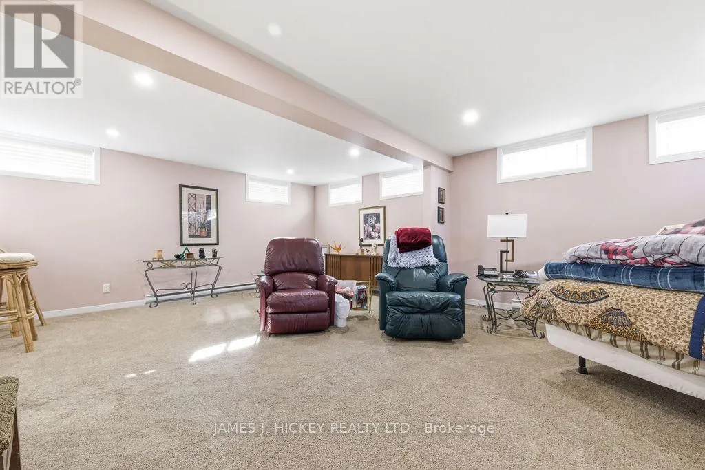33430 HWY 17 HIGHWAY W