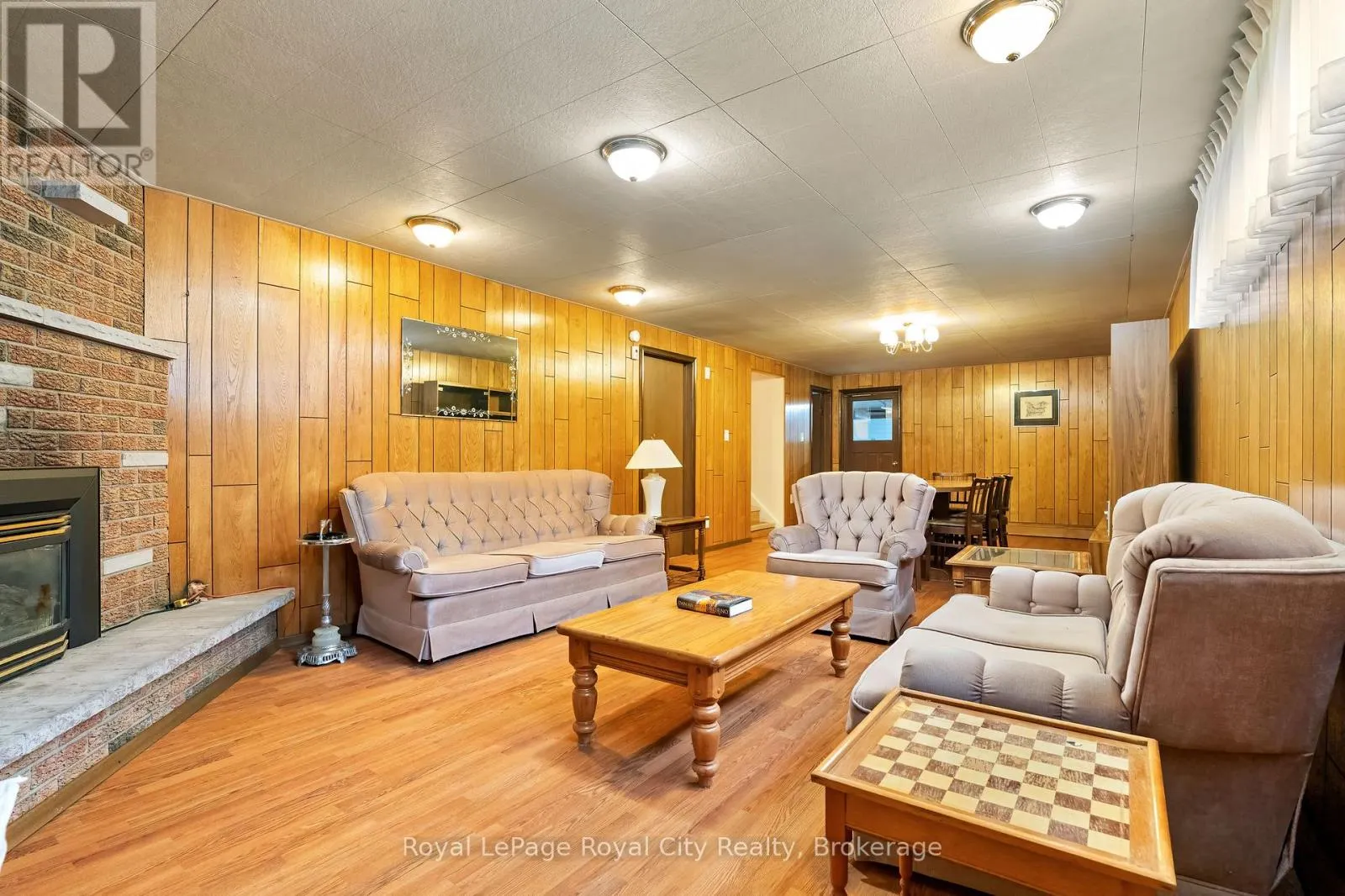 4620 20 SIDE ROAD N