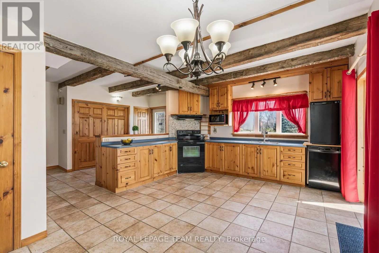 12106 LAKESHORE DRIVE