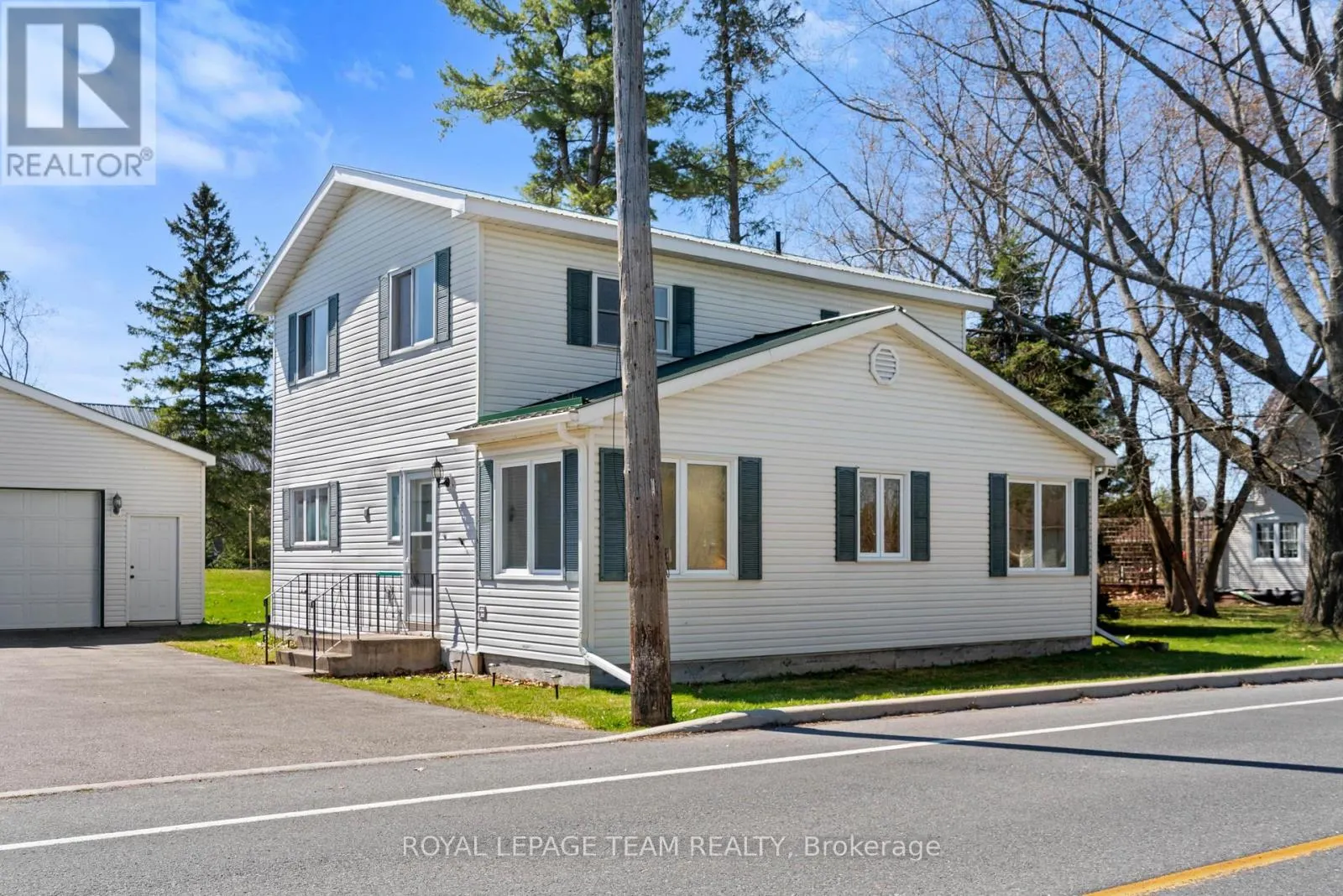 12106 LAKESHORE DRIVE