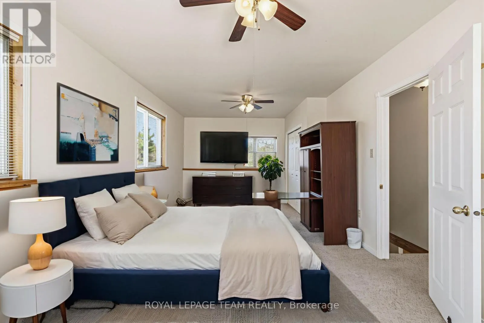 12106 LAKESHORE DRIVE