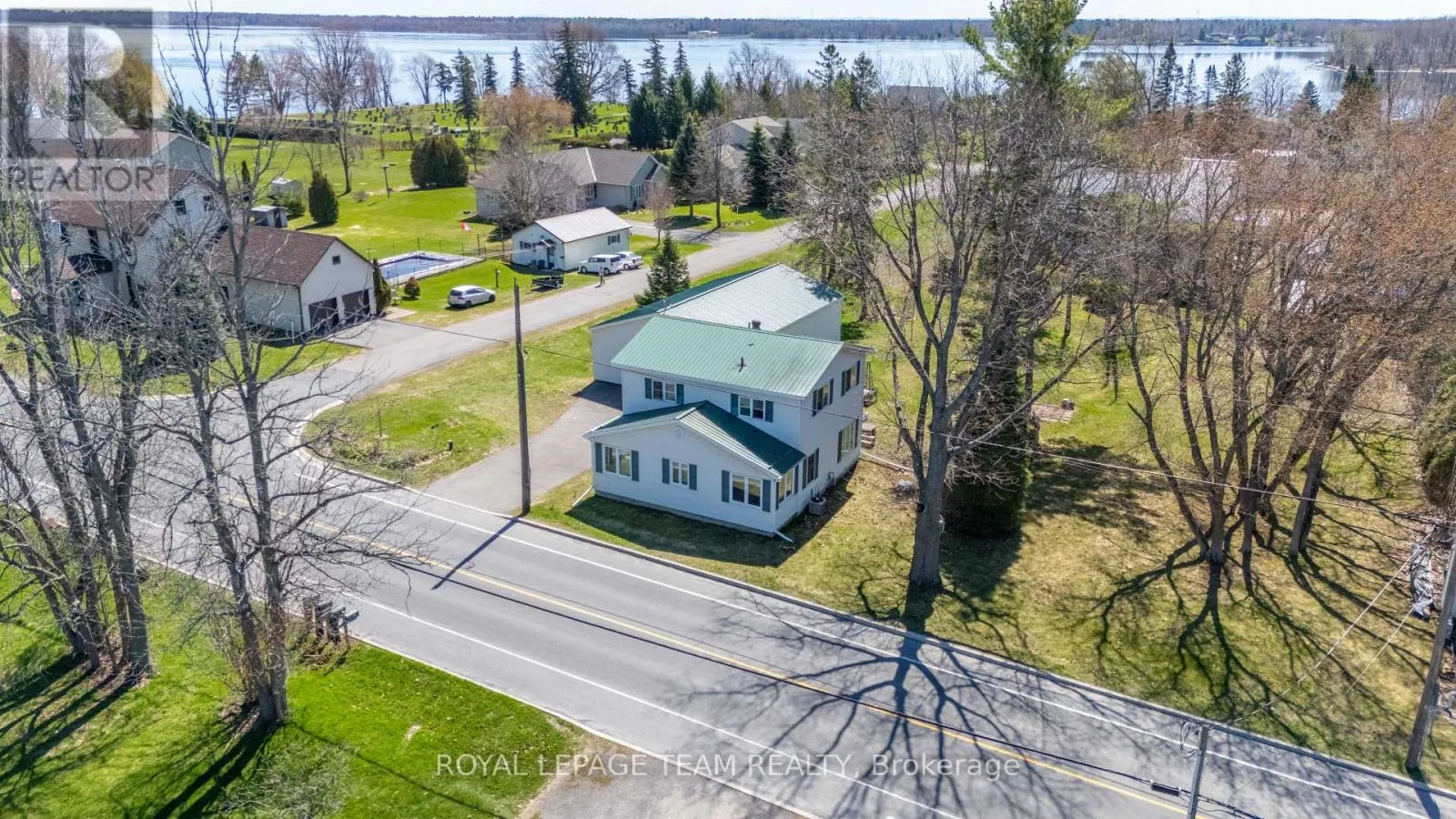 12106 LAKESHORE DRIVE