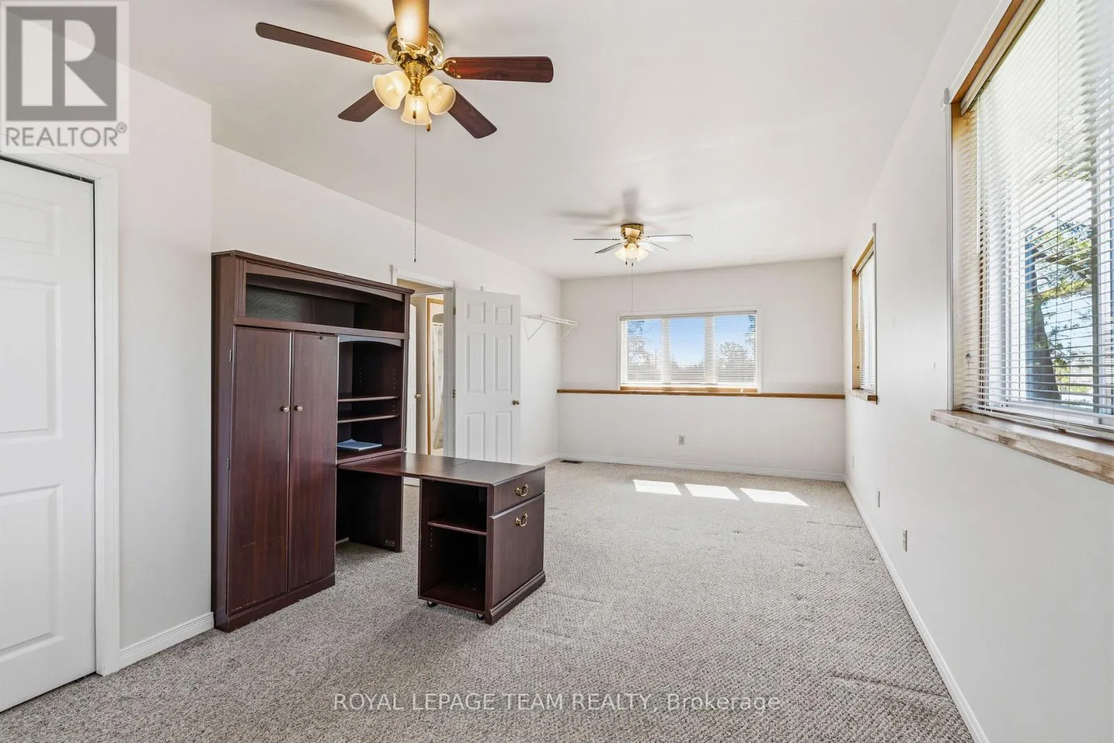 12106 LAKESHORE DRIVE