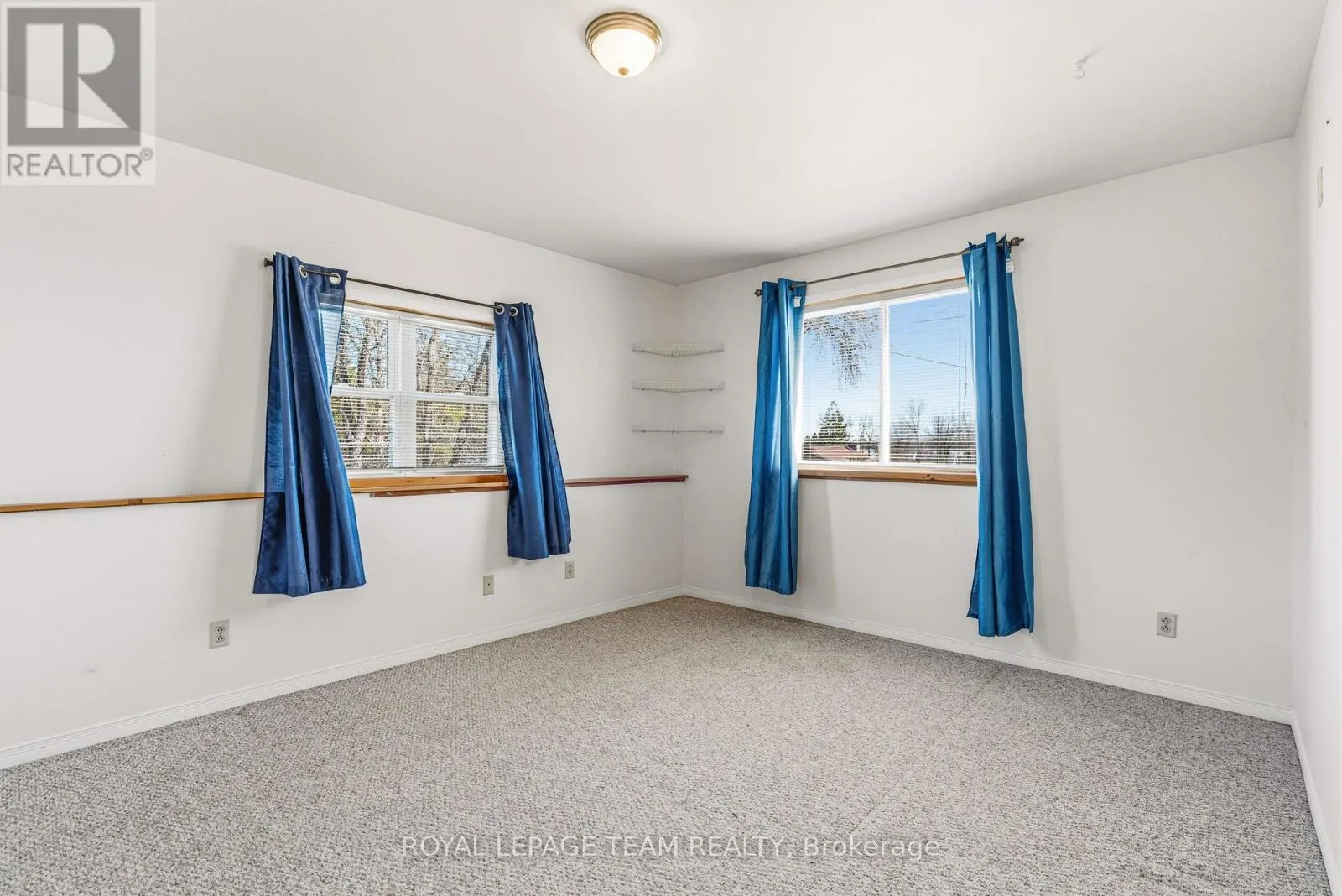 12106 LAKESHORE DRIVE