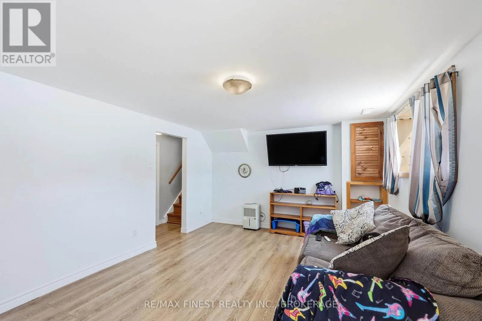 676 LAURIER BOULEVARD