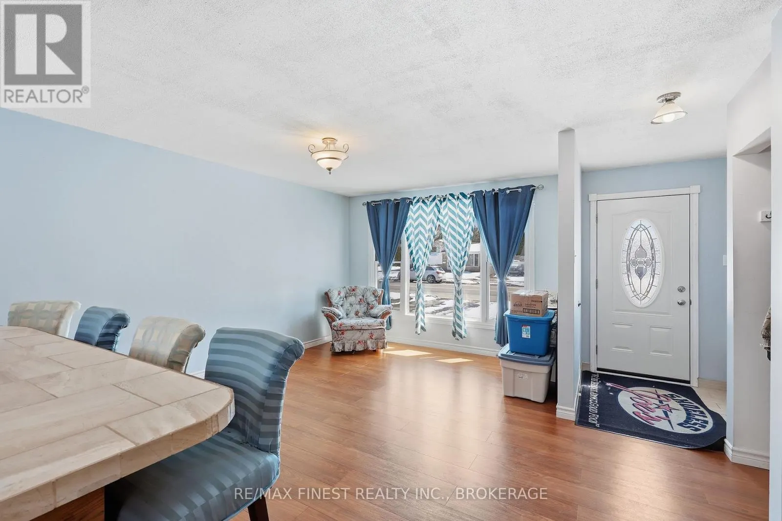 676 LAURIER BOULEVARD