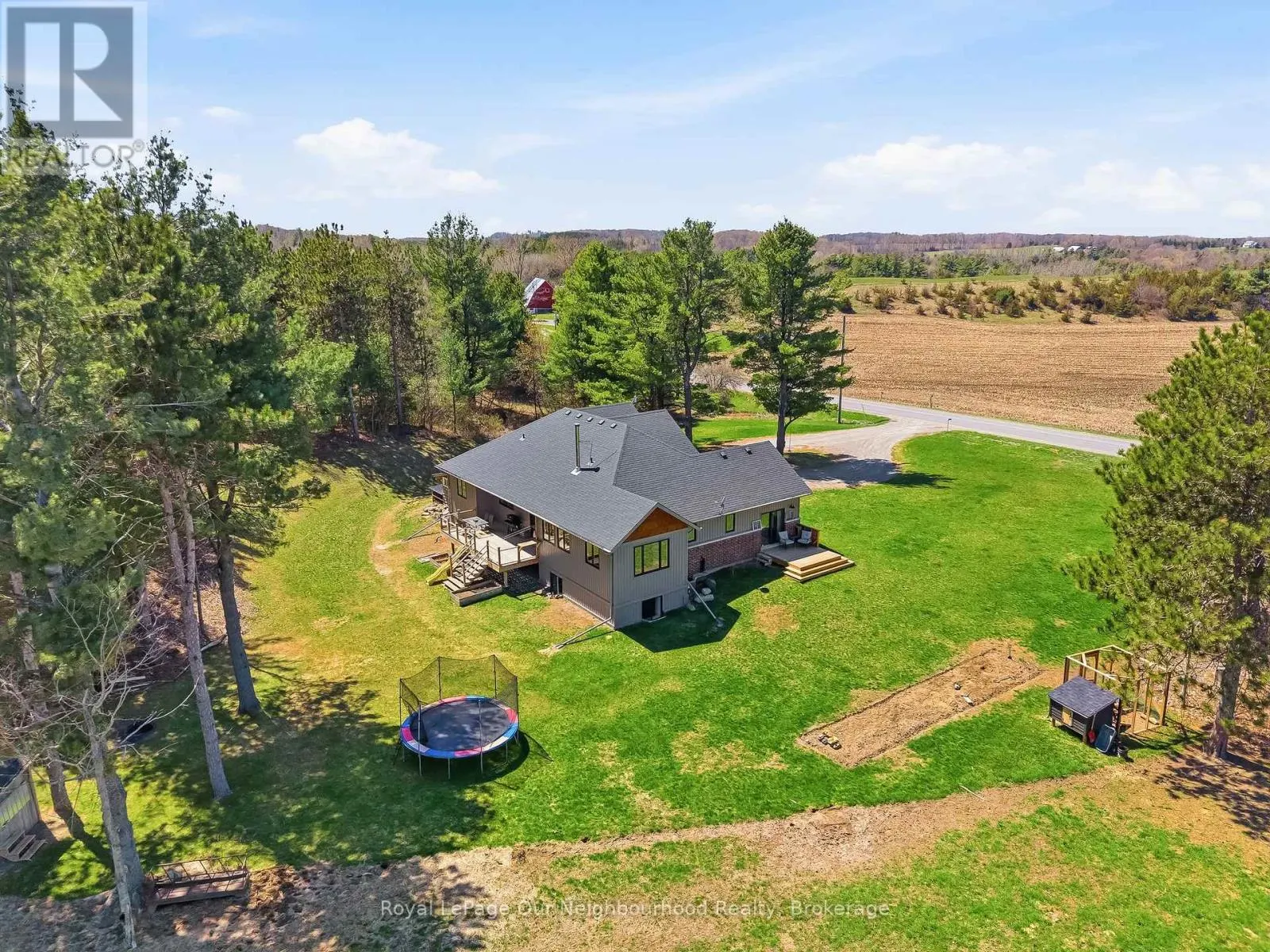 63 HANSEN ROAD