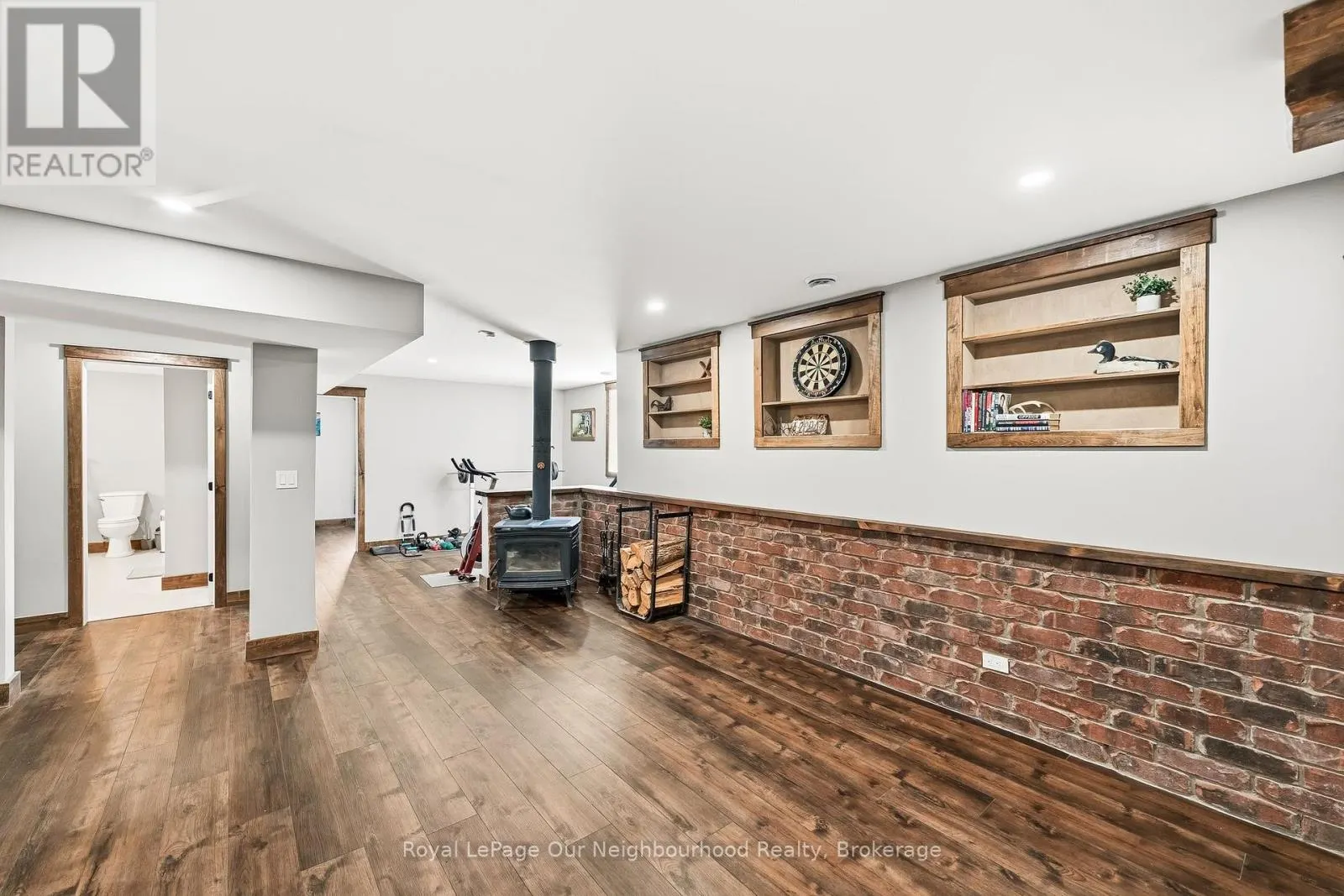 63 HANSEN ROAD