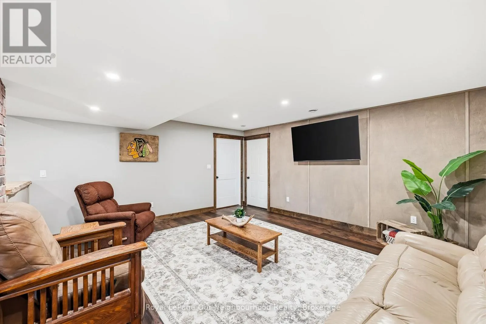 63 HANSEN ROAD