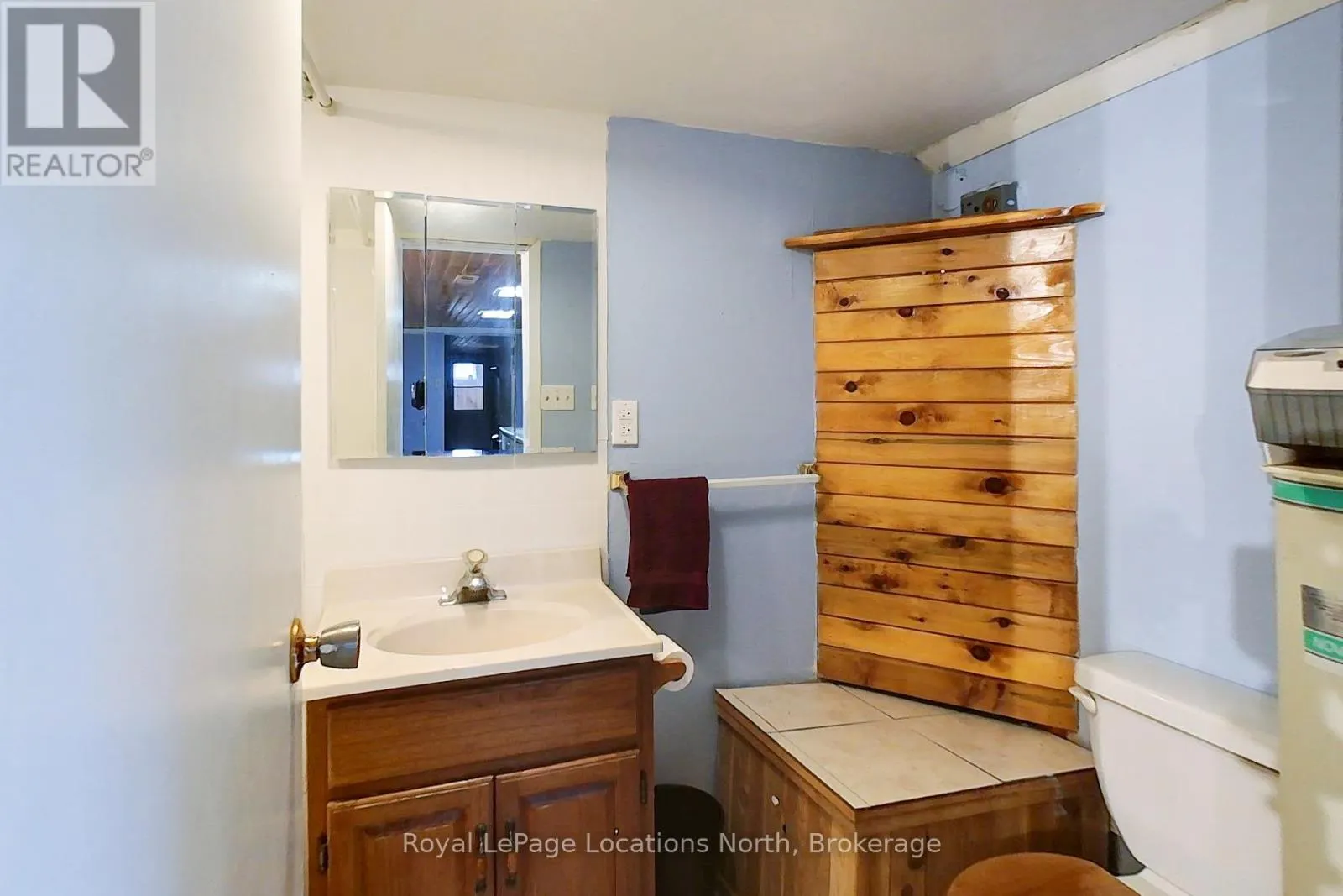 138268 GREY 112 ROAD