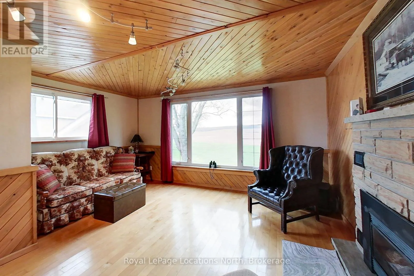 138268 GREY 112 ROAD